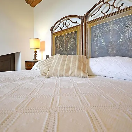 Anita Κορτόνα